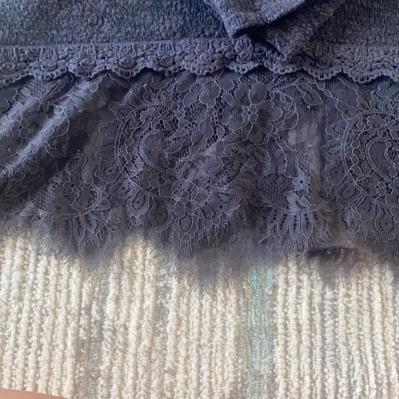 Eyeshadow Thin Sweater with Lace - Picture 7 of 13
